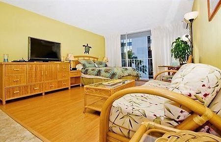 Tropical Studios At Marine Surf Waikiki - Free Parking - Best Location - Full Kitchen - Swimming Pool Honolulu Exterior photo